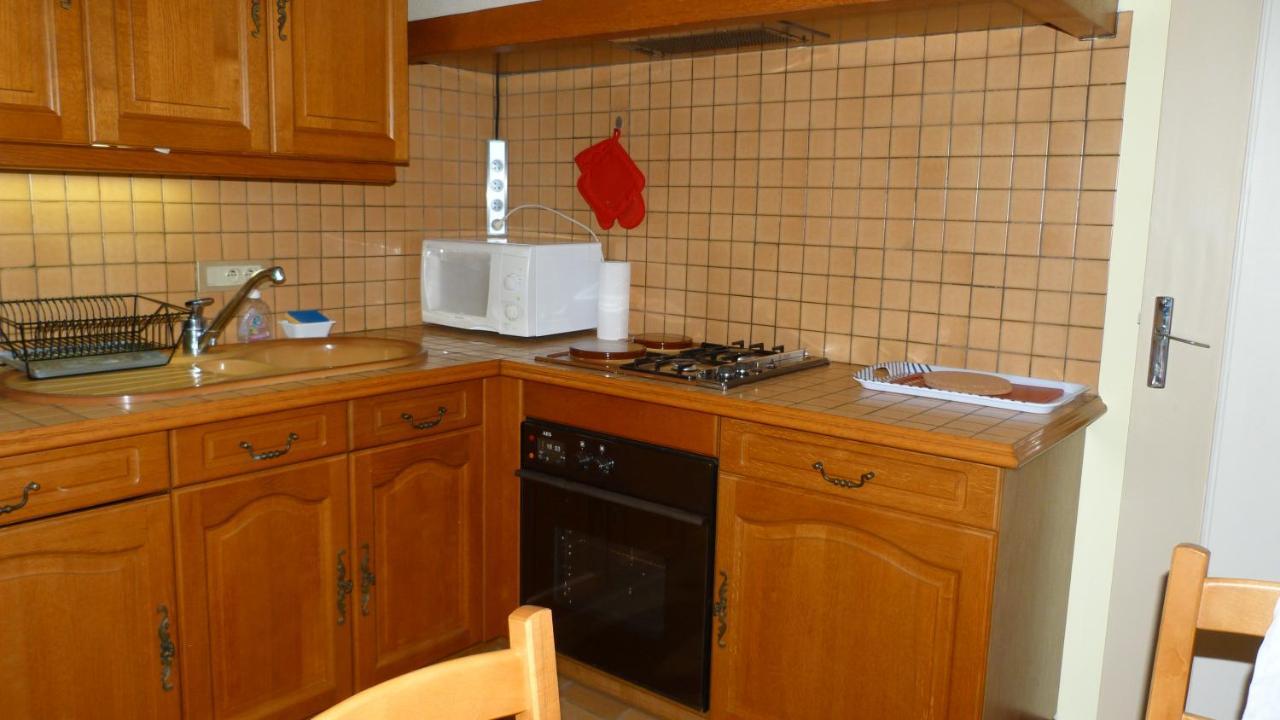 Maison De Vacances Pour 6 Personnes Avec Piscine Lainsecq Exterior foto