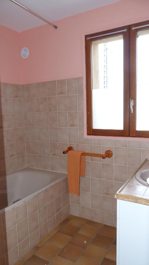 Maison De Vacances Pour 6 Personnes Avec Piscine Lainsecq Exterior foto